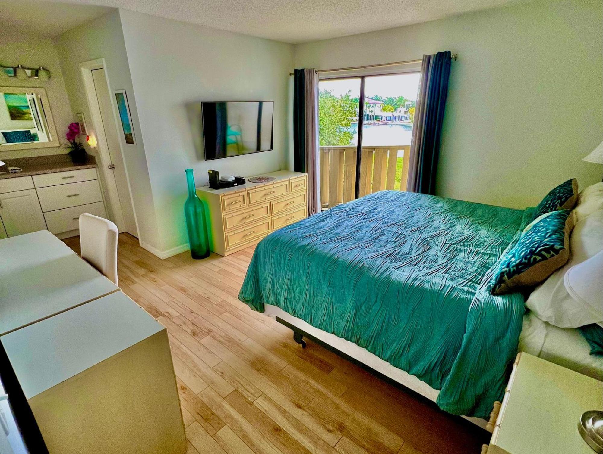 Luxury Waterfront Views - Heated Pool - 1400Sf Duplex - Minutes To The Beach Siesta Key Exterior photo